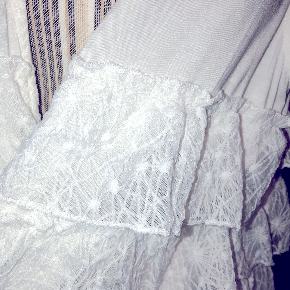 -POL White Layered Lace Ruffle Vest- - Picture 4 of 10